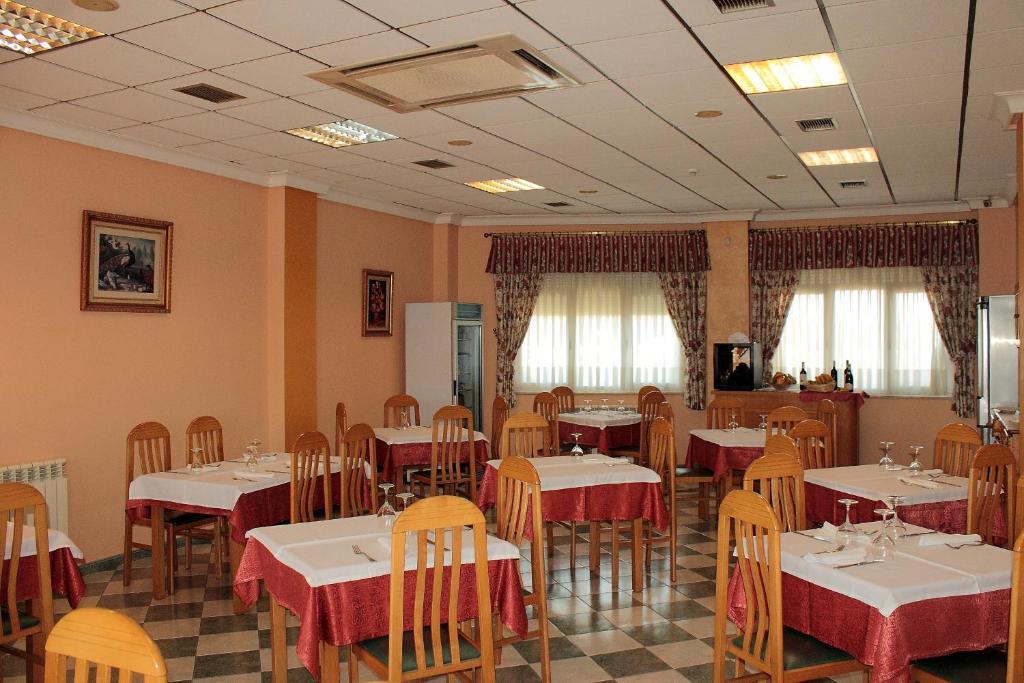 Hostal Castilla Benavente Exterior photo
