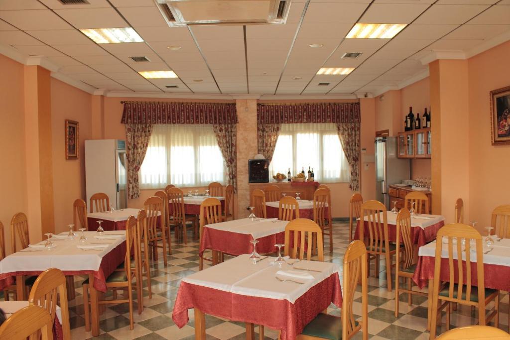 Hostal Castilla Benavente Exterior photo