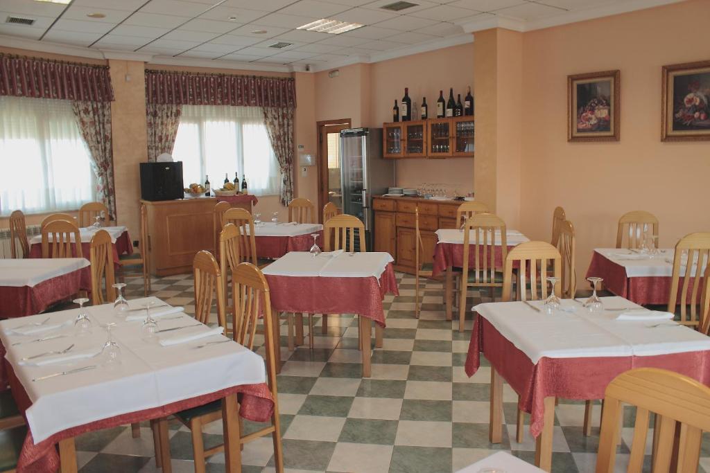 Hostal Castilla Benavente Exterior photo