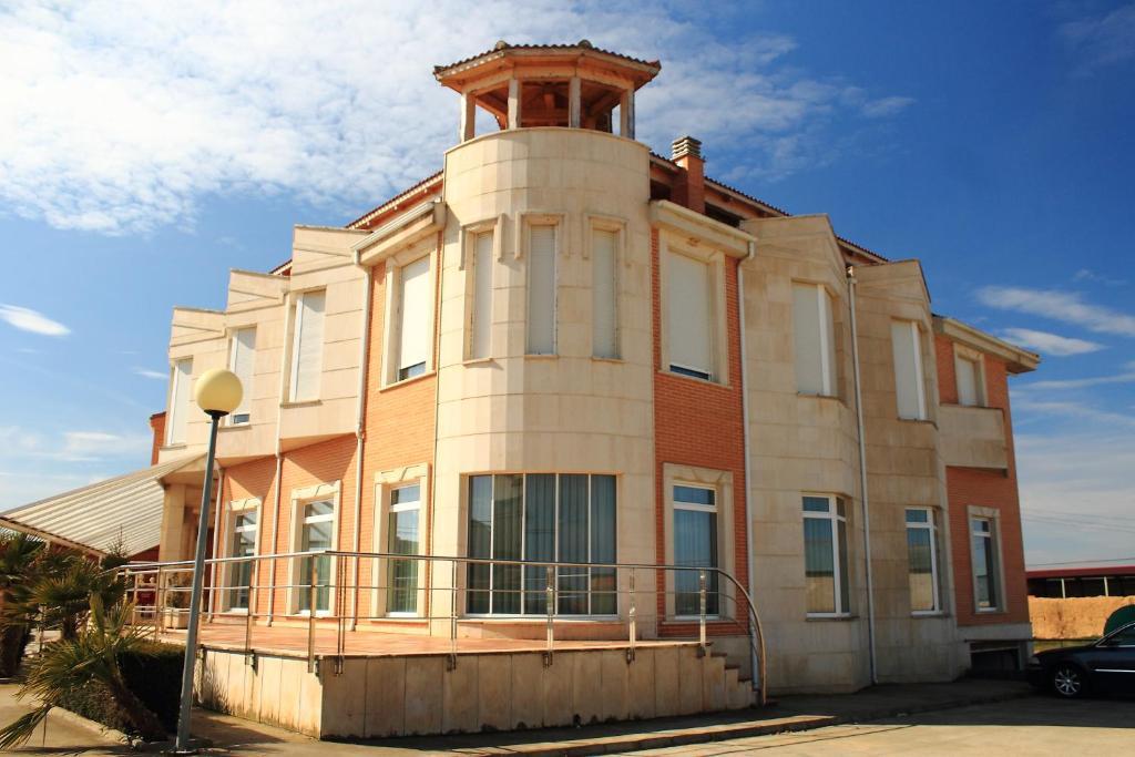 Hostal Castilla Benavente Exterior photo