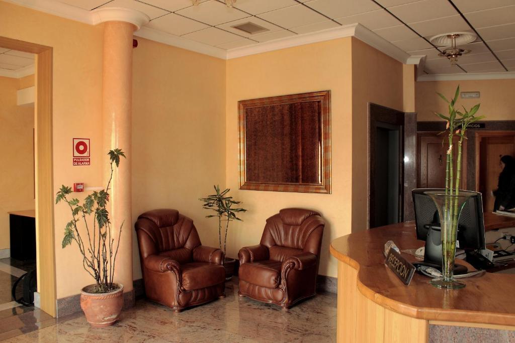 Hostal Castilla Benavente Exterior photo
